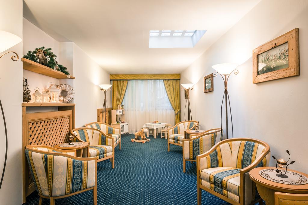 Hotel Maria Ortisei Exterior photo