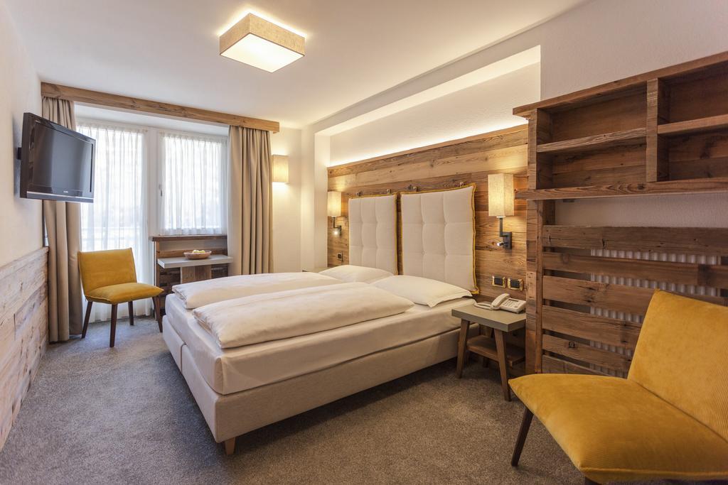 Hotel Maria Ortisei Exterior photo